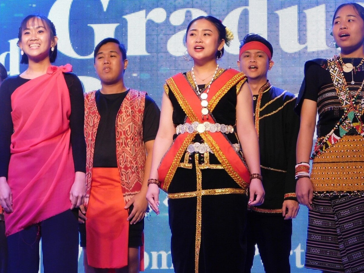 Étudiants lors de la cérémonie de remise des diplômes au séminaire théologique de Sabah, Malaisie.