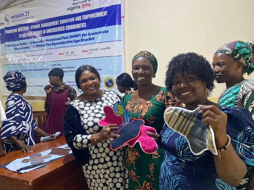 Workshop zur Herstellung von Damenbinden in Nigeria