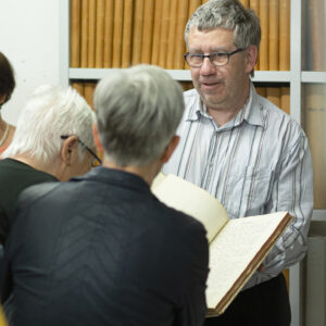 patrick moser visita los archivos