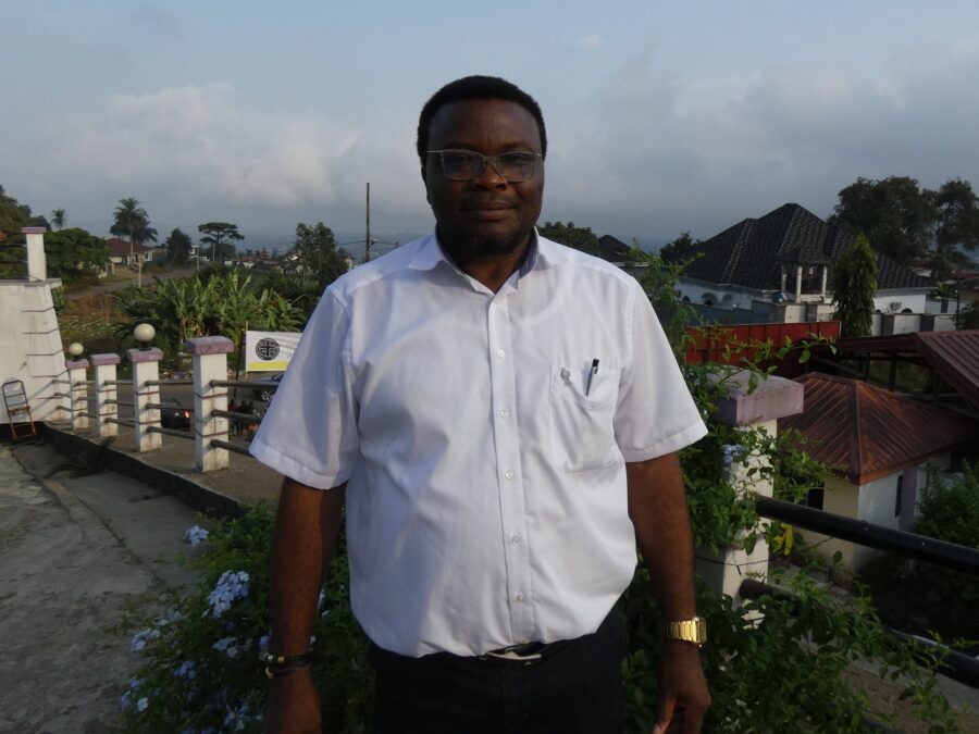 Dr. Samuel Egbe, Arzt am Spital Manyemen, im Porträt